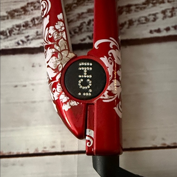 Chi Red Floral Hair Straightener Flat Iron - Picture 3 of 8